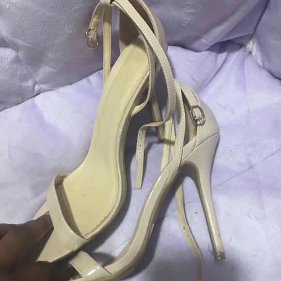 Heels - Picture 3 of 4